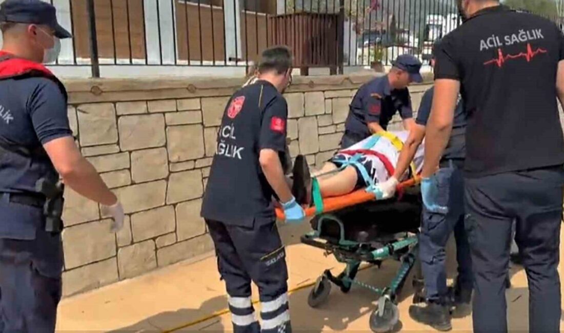 Muğla’nın Fethiye ilçesi açıklarında seyreden gezi teknesinde yaralanan vatandaş Sahil