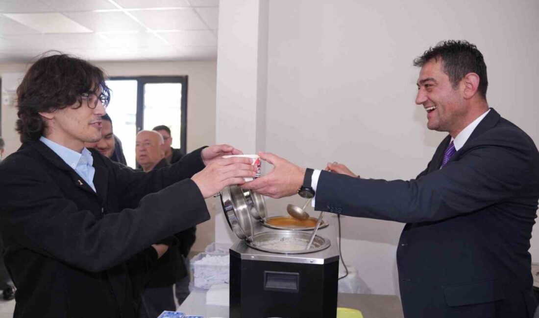 Giresun Belediyesi tarafından üniversite öğrencilerine yönelik hazırlanan ve ücretsiz çorba