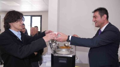 Giresun Belediyesi tarafından üniversite öğrencilerine yönelik hazırlanan ve ücretsiz çorba