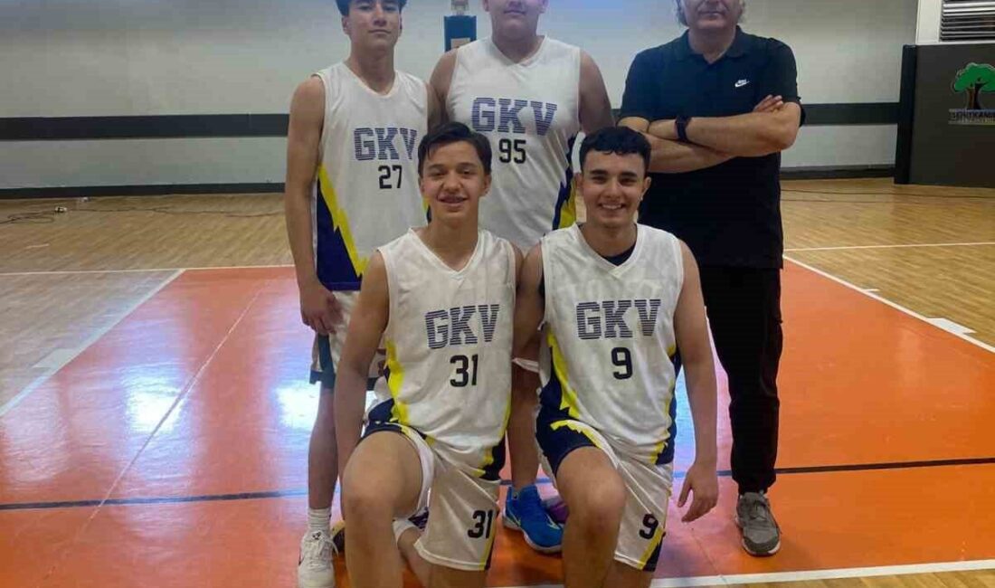 Gaziantep Kolej Vakfı Özel Liseleri Genç Erkek Basketbol Takımı katıldığı
