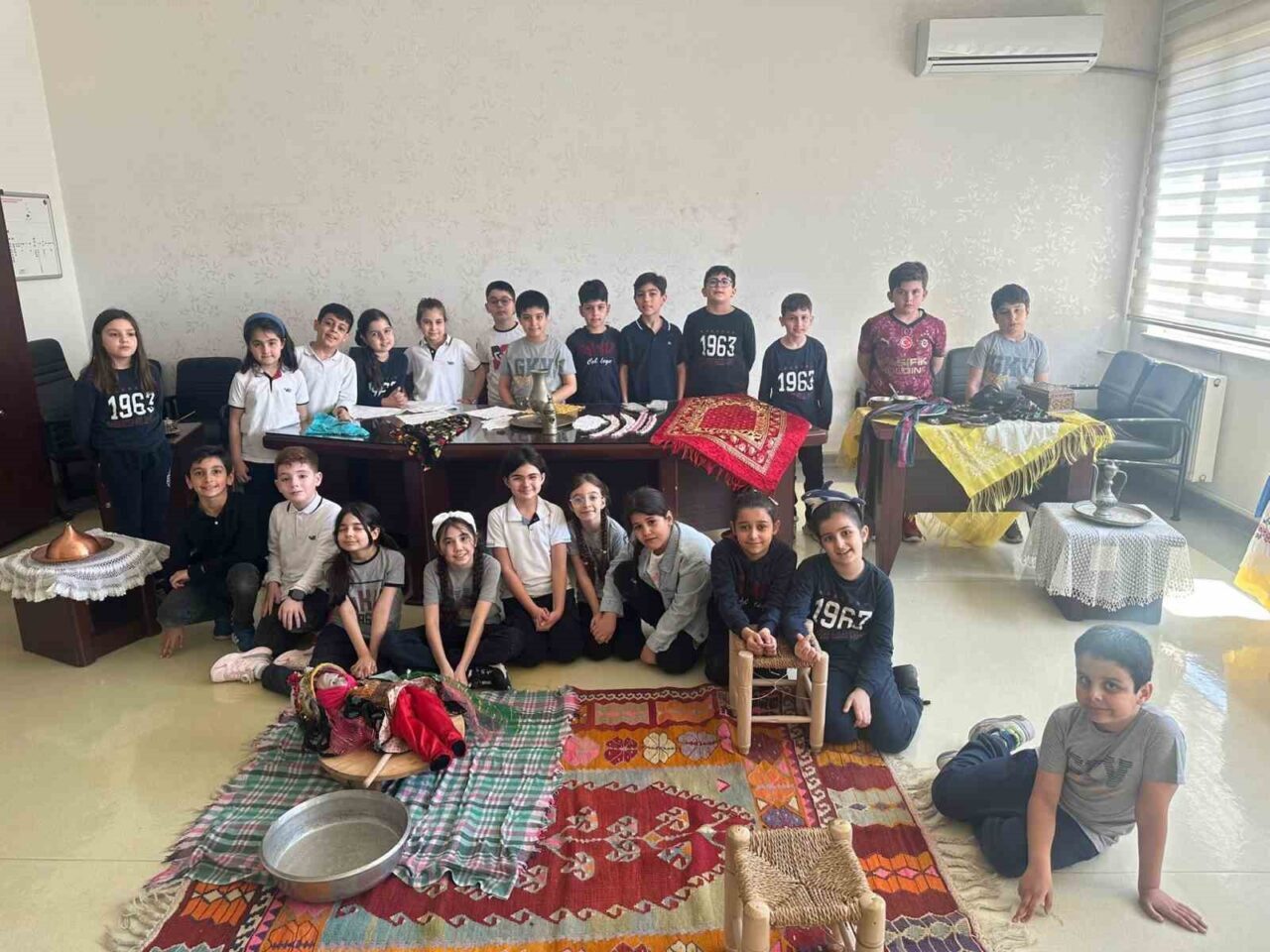 Gaziantep Kolej Vakfı Özel Okullarında öğrenciler tarafından açılışı gerçekleştirilen “Geçmişten