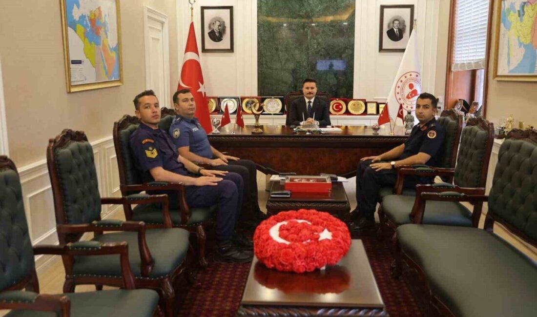 Çanakkale’nin Gökçeada ilçesinde yaklaşan bayram tatili öncesinde adaya gelecek misafirlerin