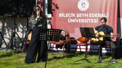 Bilecik Şeyh Edebali Üniversitesi Gölpazarı Kampüsünde düzenlenen Kampüs Konserleri etkinliği