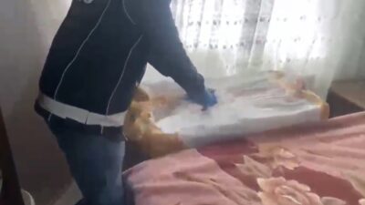 Samsun’dun İlkadım ilçesinde emanet evi uyuşturucu hap deposuna çeviren 2