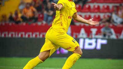 Göztepe, Efkan Bekiroğlu’nun sözleşmesinde bulunan uzatma opsiyonunu kullandıklarını, kontratının da