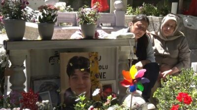 Güngören’de bıçaklanarak öldürülen Atlas Çağlayan’ın annesi Gülhan Ünlü, bayramın ilk