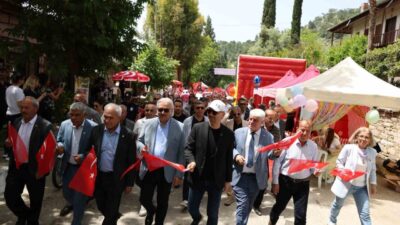 Aydın’ın Söke ilçesine bağlı Güllübahçe Mahallesi’nde düzenlenen 2. Priene Kültür