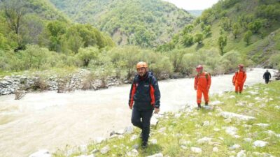 Muş’un Cevizlidere köyünde çaya düşerek kaybolan Gülsima Yıldız’ı arama çalışmaları,
