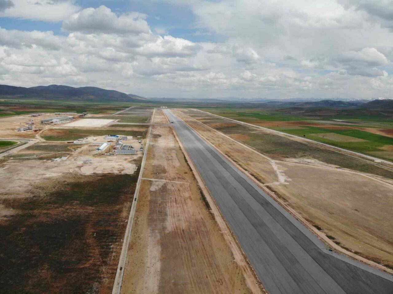 Gümüşhane-Bayburt Havalimanı projesinde çalışmalar hedeflenen takvim doğrultusunda devam ederken Gümüşhane