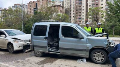 Gümüşhane’de meydana gelen 4 araçlı zincirleme trafik kazasında 4 kişi