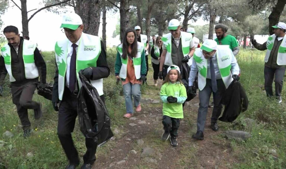 Bursa’da bir araya gelen öğrenciler, orman yangınlarına ve çevre kirliliğine