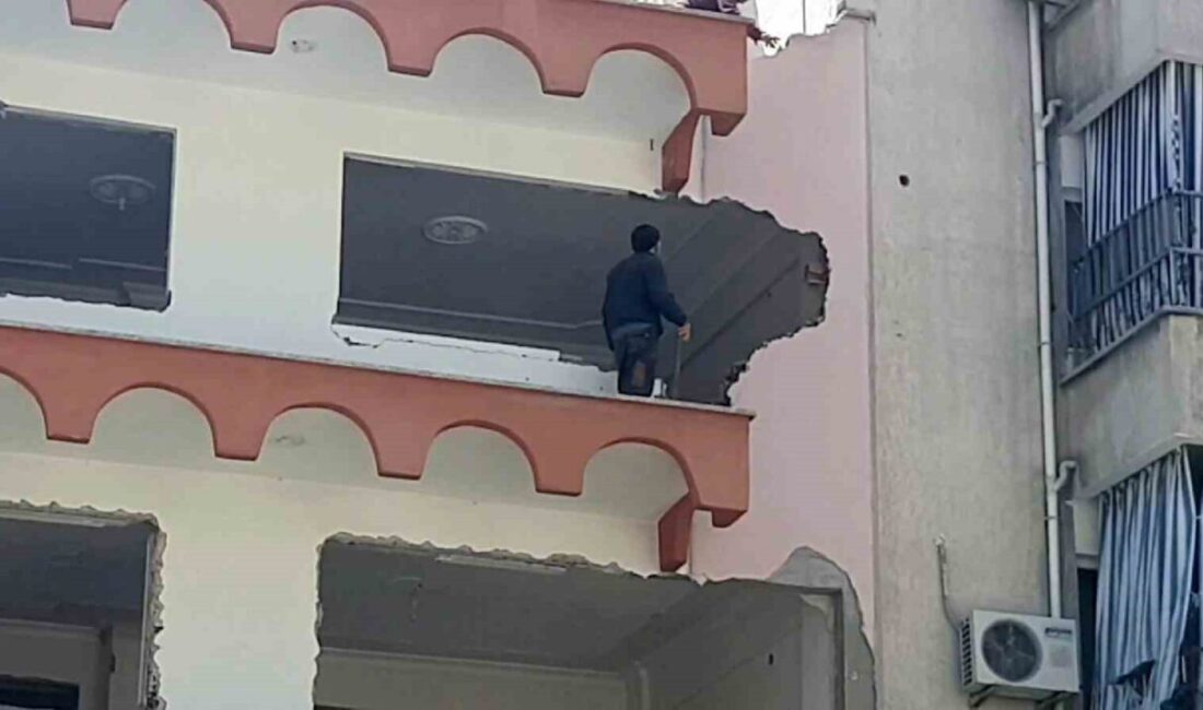 Merkezefendi ilçesinde hiçbir güvenlik önlemi alınmadan gerçekleştirilen bina yıkımı sırasında