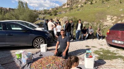 Aksaray’ın Güzelyurt ilçesinde yıllardır geleneksel olarak bayram arifesinde yapılan şekerli