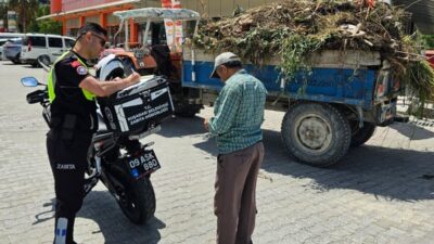Aydın’ın Kuşadası ilçesinde, hafriyat taşıma sırasında gerekli güvenlik önlemlerini almadan
