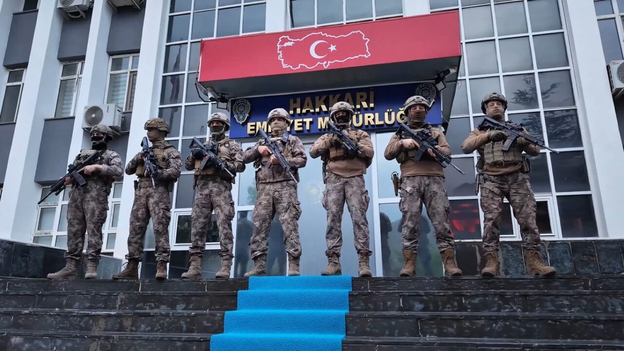 Hakkari Cumhuriyet Başsavcılığı tarafından yürütülen tefecilik soruşturması kapsamında Hakkari ve