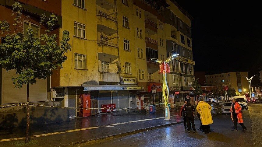 Hakkari’de yapımı devam eden Toplum Sağlığı Merkezi’nin temel kazısı sonrası