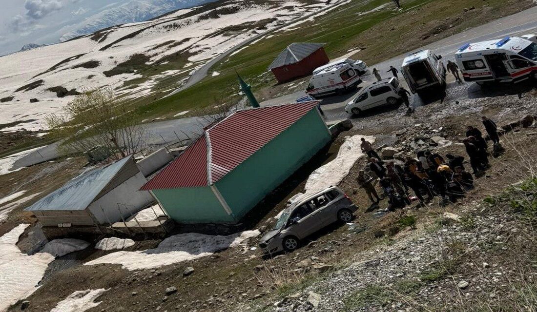 Hakkari’nin Durankaya beldesi yolunda meydana gelen trafik kazasında ilk belirlemelere