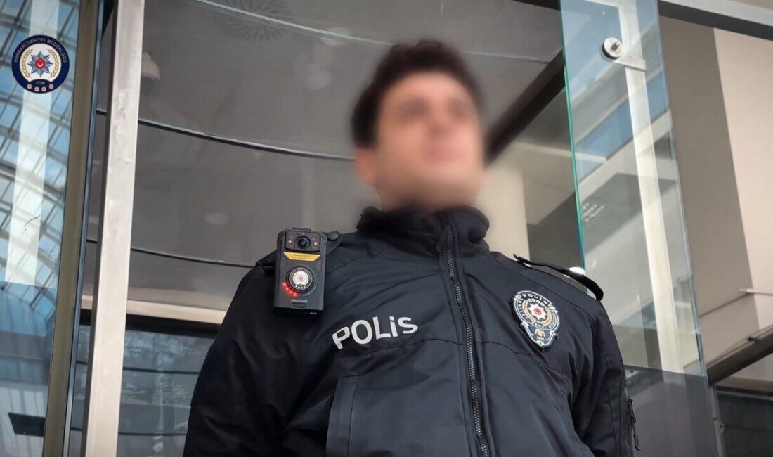 Hakkari Emniyet Müdürlüğü, ilk olarak trafik birimlerinde uygulanmaya başlanan yaka