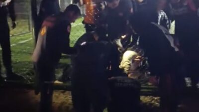 Elazığ’da halısahada maç yaparken bir şahsın koluna tel girdi. Tel