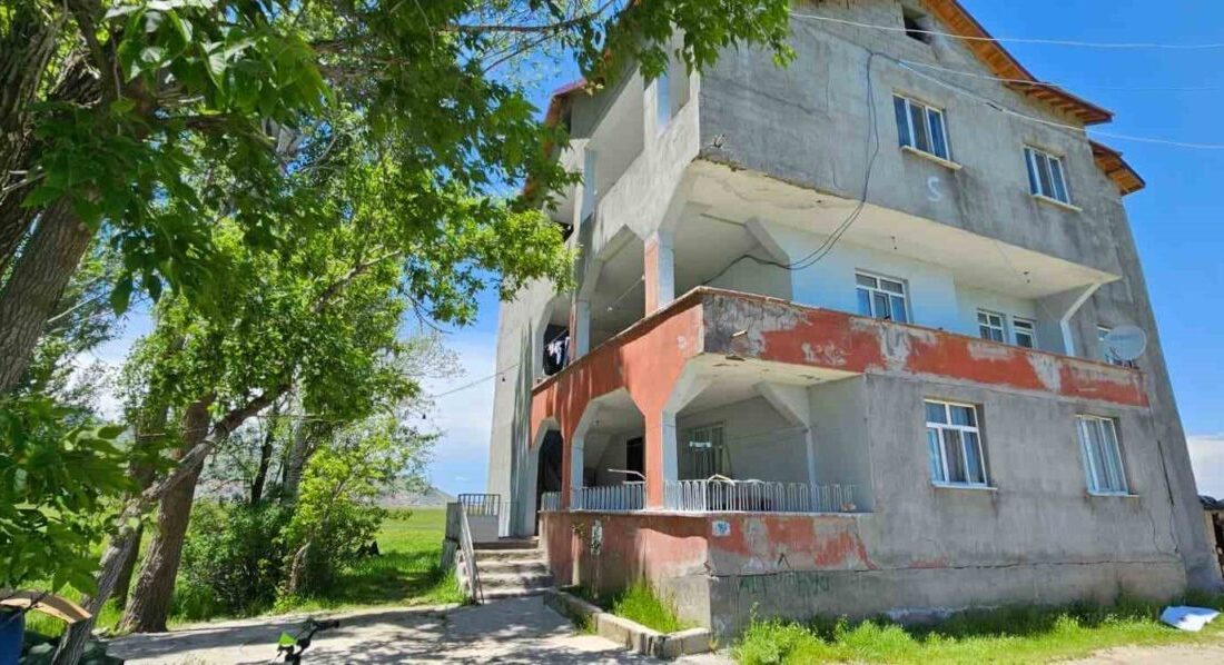Muş’un Hasköy ilçesine bağlı Bahçelievler Mahallesi’nde yaşayan bir aile, evlerinde