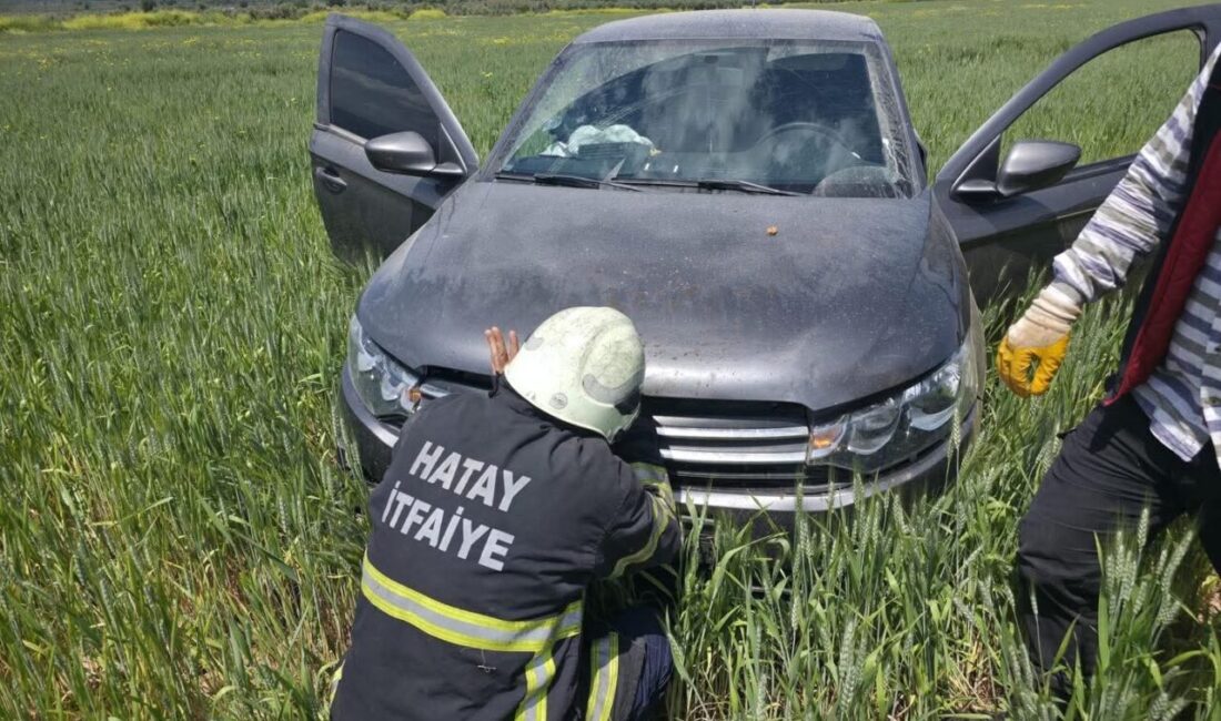 Hatay’da sürücüsünün kontrolünü kaybetmesiyle tarlaya uçan otomobilin sürücüsü yaralandı. Kaza;