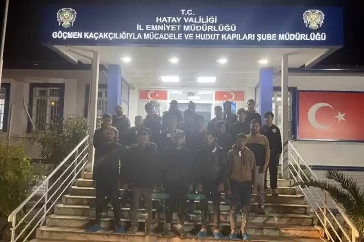Hatay’da gerçekleştirilen operasyonlarda 19 göçmen yakalanırken, organizatör 2 sürücüye 350