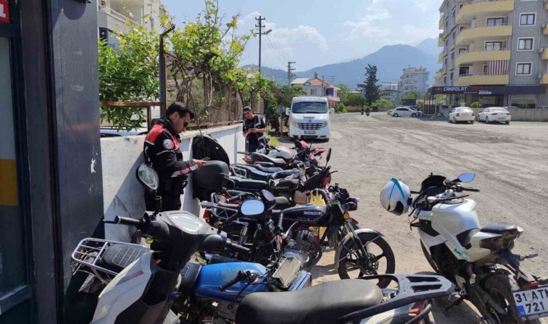 Hatay’da motosiklet tamircileri ile yedek parça satışı yapan iş yerlerine