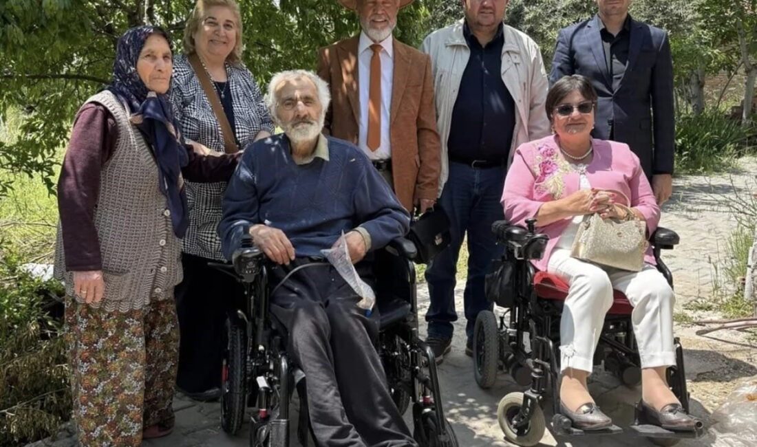 Hayırsever Mesut Şafak’ın merhume eşi adına bağışladığı akülü araçlar, bedensel