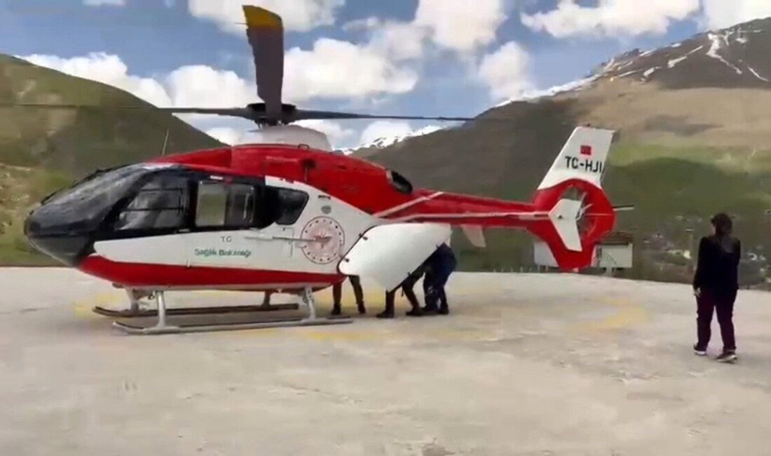 Van’ın Bahçesaray ilçesinde 78 yaşındaki hasta helikopter ambulansla Van Eğitim
