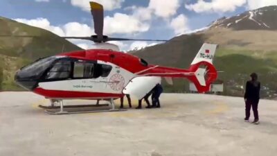 Van’ın Bahçesaray ilçesinde 78 yaşındaki hasta helikopter ambulansla Van Eğitim
