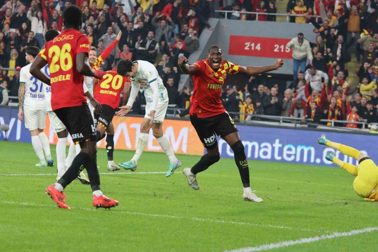Göztepe’nin Brezilyalı savunma oyuncusu Heliton, sarı-kırmızılı kulüple sözleşmesinin sona ermesinin