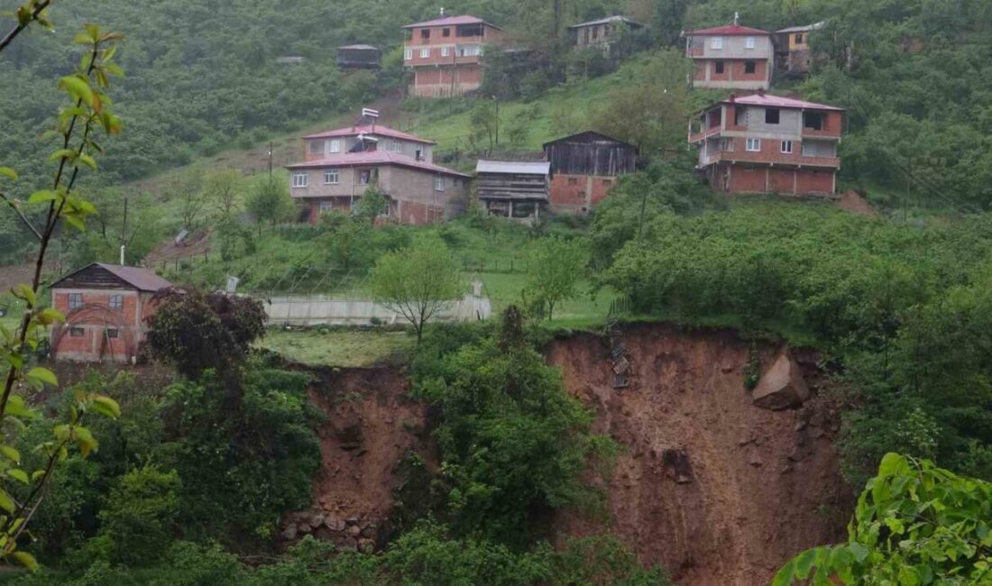 Giresun’un Bulancak ilçesine bağlı Kovanlık beldesinde meydana gelen heyelan nedeniyle