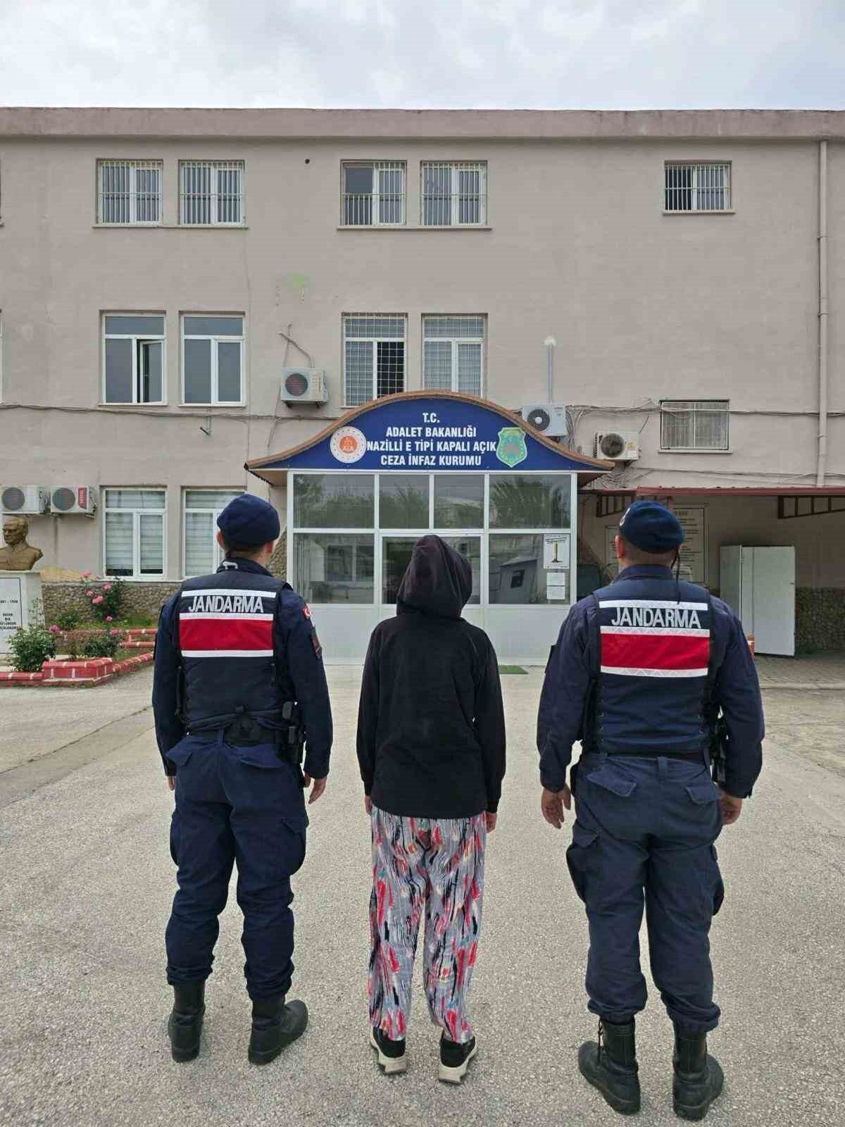 Aydın’ın Nazilli ilçesinde yapılan çalışmalar kapsamında hırsızlık suçundan aranan şahıs