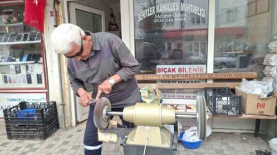 Kütahya’nın Hisarcık ilçesinde Kurban Bayramı öncesi en yoğun mesaiyi bıçak