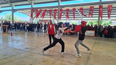 Kütahya’nın Hisarcık ilçesinde düzenlenen 19 Mayıs Atatürk’ü Anma, Gençlik ve