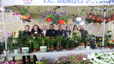Honaz Belediyesi tarafından düzenlenen Ata Tohumu Takas Şenliği, yoğun katılım