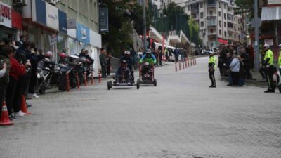 Artvin’de geri dönüşüme dikkat çekmek amacıyla düzenlenen Gravity Racer yarışında,