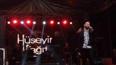 Manisa’nın Sarıgöl ilçesinde düzenlenen Gençlik ve Alışveriş Panayırı’nın final gecesinde