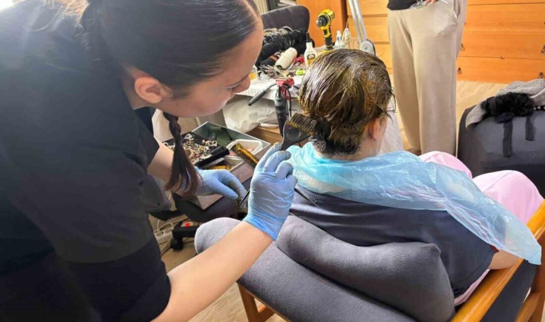 Bursa’da Faik Çelik Kız Mesleki ve Teknik Anadolu Lisesi Güzellik