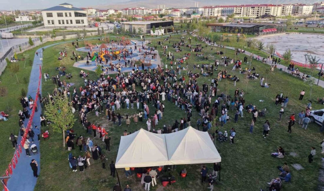 Iğdır Valiliği tarafından düzenlenen Hıdırellez şenliği renkli görüntülere sahne oldu.