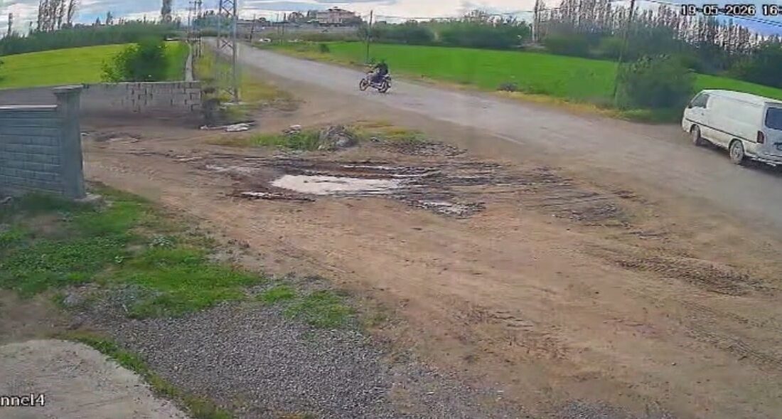Iğdır’ın Karakoyunlu ilçesinde elektrik direğine çarpan motosikletin sürücüsü yaralandı. Kaza,