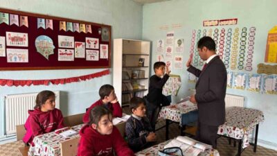 Karayazı İlçe Milli Eğitim Müdürü Ercan Sürmeli ve iş insanı