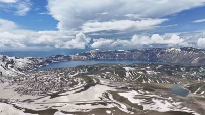 Bitlis’in Tatvan ilçesinde bulunan ve dünyanın en büyük ikinci krater