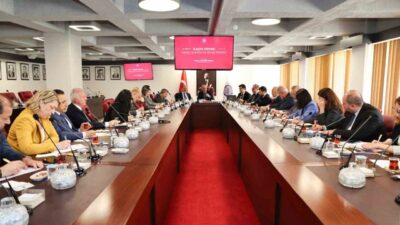 Atatürk Üniversitesi, Kuzeydoğu Anadolu Kariyer Fuarı (KUDAKAF’26) kapsamında Türkiye’nin ilaç