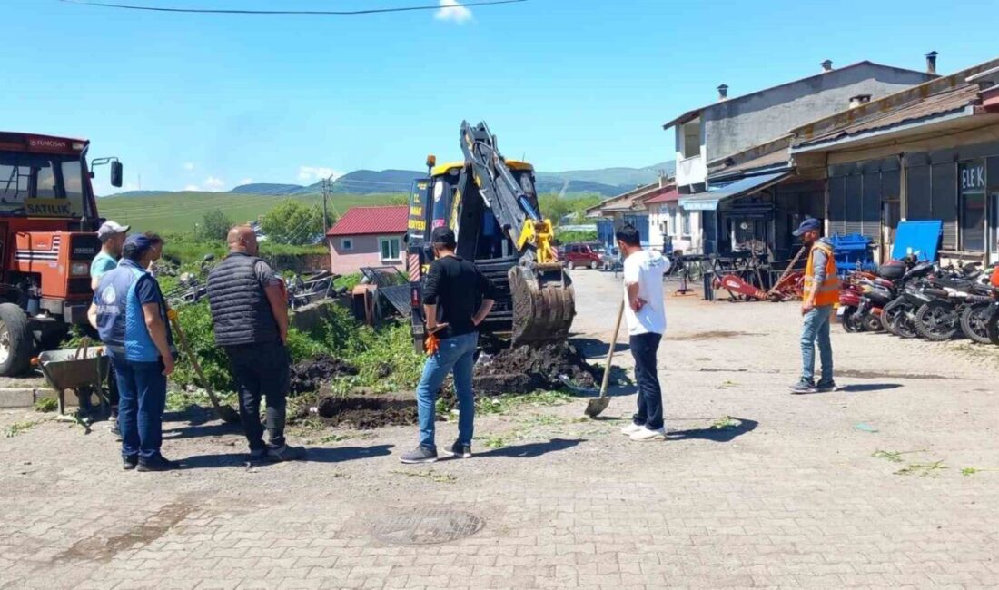 Ardahan’ın Hanak ilçesinde doğalgaz altyapı çalışmaları aralıksız sürüyor. Ekipler, vatandaşların