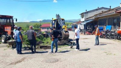 Ardahan’ın Hanak ilçesinde doğalgaz altyapı çalışmaları aralıksız sürüyor. Ekipler, vatandaşların