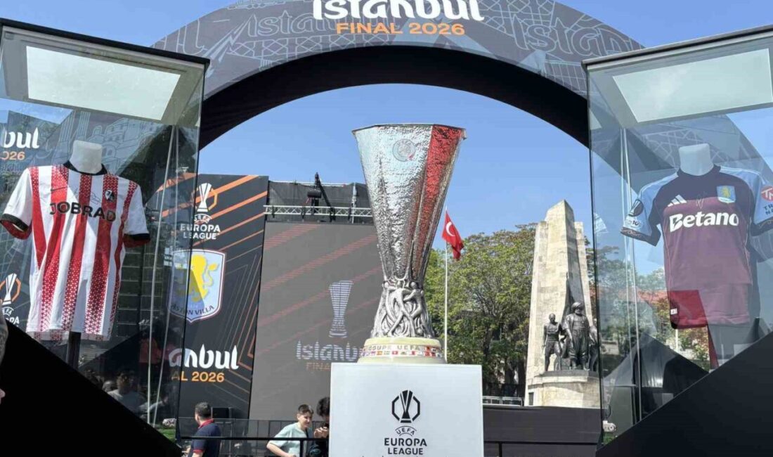Eski milli futbolcu İlhan Mansız, Freiburg ile Aston Villa arasında