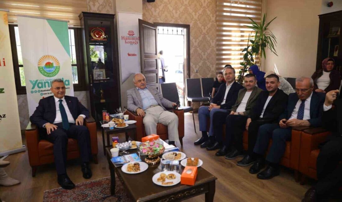 Samsun İlkadım Belediye Başkanı İhsan Kurnaz, bayramlaşma programında Hanımeli Konağı’nda