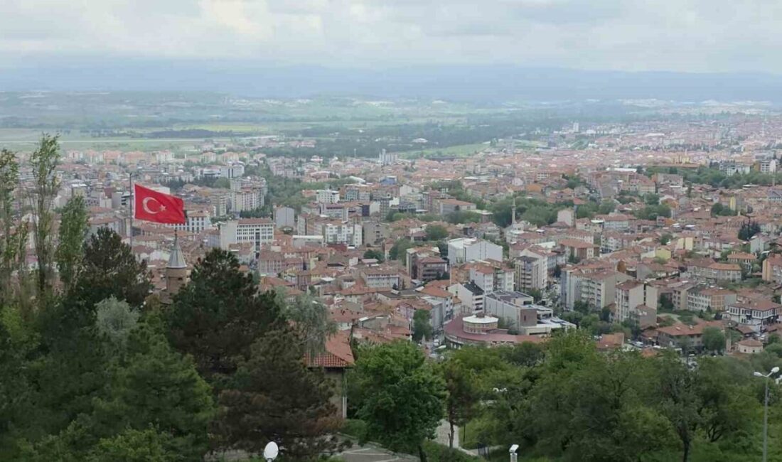 Kütahya’da ilkbaharın etkisini göstermesiyle birlikte kent genelinde ortaya çıkan yeşil