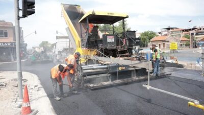 Aydın’ın İncirliova ilçesinde yapımı süren anayol ve çevre düzenleme çalışmaları